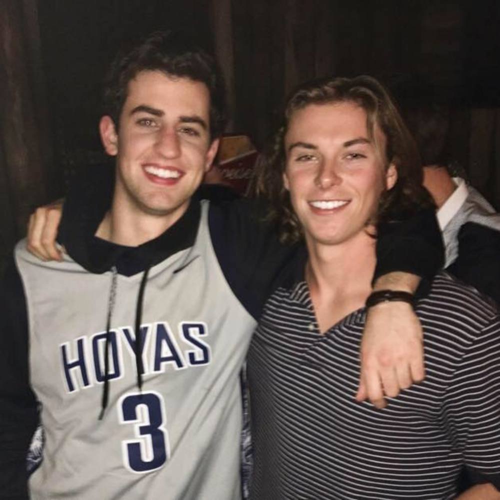 Meet your Posher, Kristos